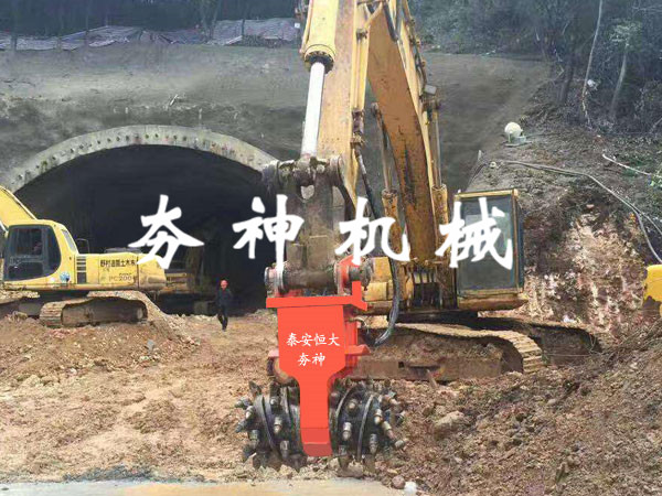 RW系列液壓巖土銑挖機